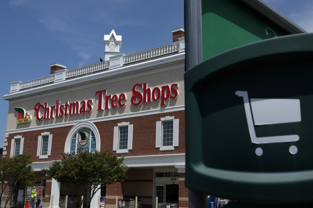 Christmas Tree Shops Is Winding Down After Lenders Pull Funding Bloomberg