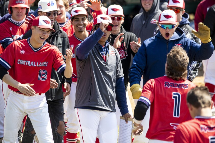 College Baseball Raiders Rough Up Ridgewater For 2 Wins Brainerd 