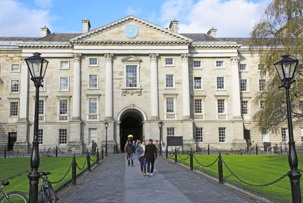 Coronavirus In Ireland Trinity College Dublin Announce All Lectures 